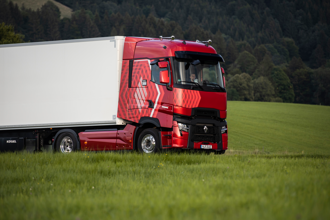 VÂNZĂRI 2021: RENAULT TRUCKS ÎNREGISTREAZĂ O CREȘTERE